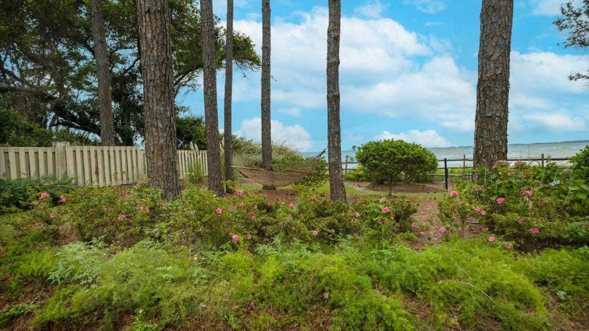 Walk To The Waterfront Oasis * Hilton Head Island