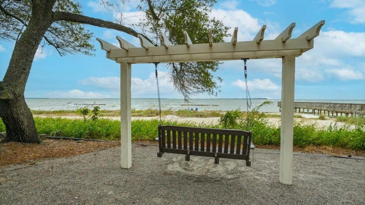 Walk To The Waterfront Oasis